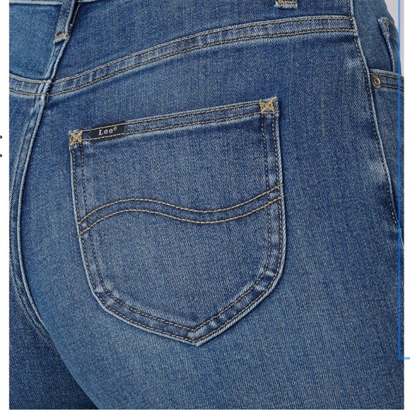 Lee | Modern Series | Sz 12 Distressed Med Rinse Cropped Jeans - Picture 14 of 15